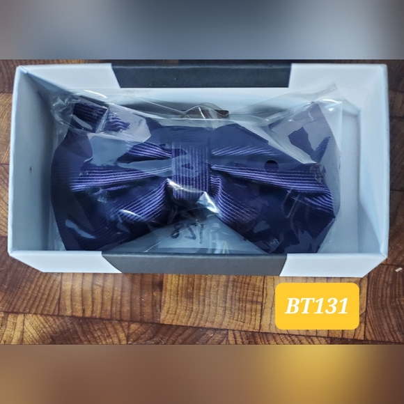 Pre-Tied Bow Ties by Stacy Adams - (BT - 128 - 131) - Picture 4 of 4